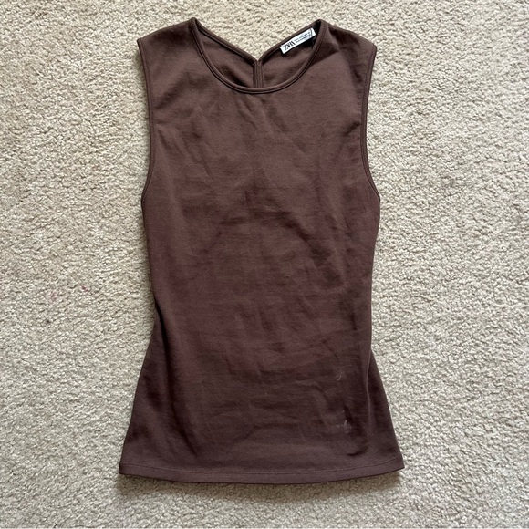Zara | Ribbed Cut Out Tank - Picture 2 of 5